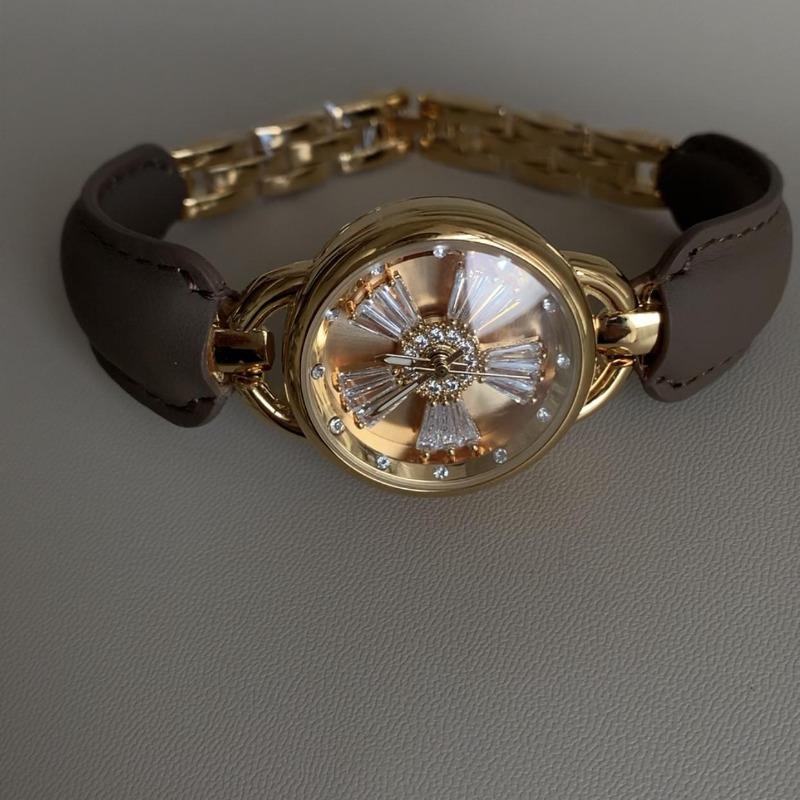 Niche High-end White Women's Watch Leopard Print Expensive Design Tortoiseshell Retro Simple Quartz Watch