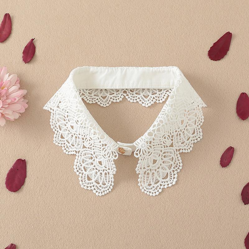 Všestranný dámský falešný límec s krajkovým lemem