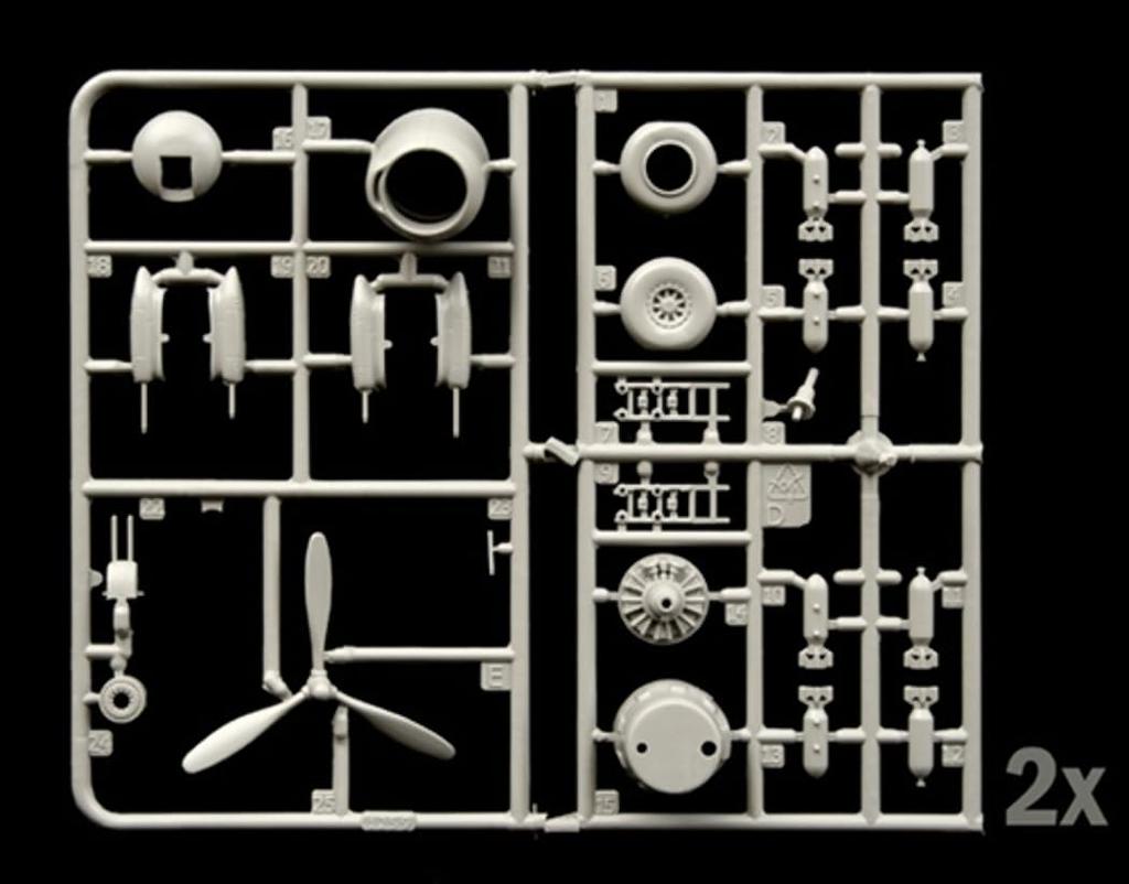 PLATZ Italeri 1/72 WWII American A/B-26 Invader Plastic Model Kit IT1274 (Airplane)