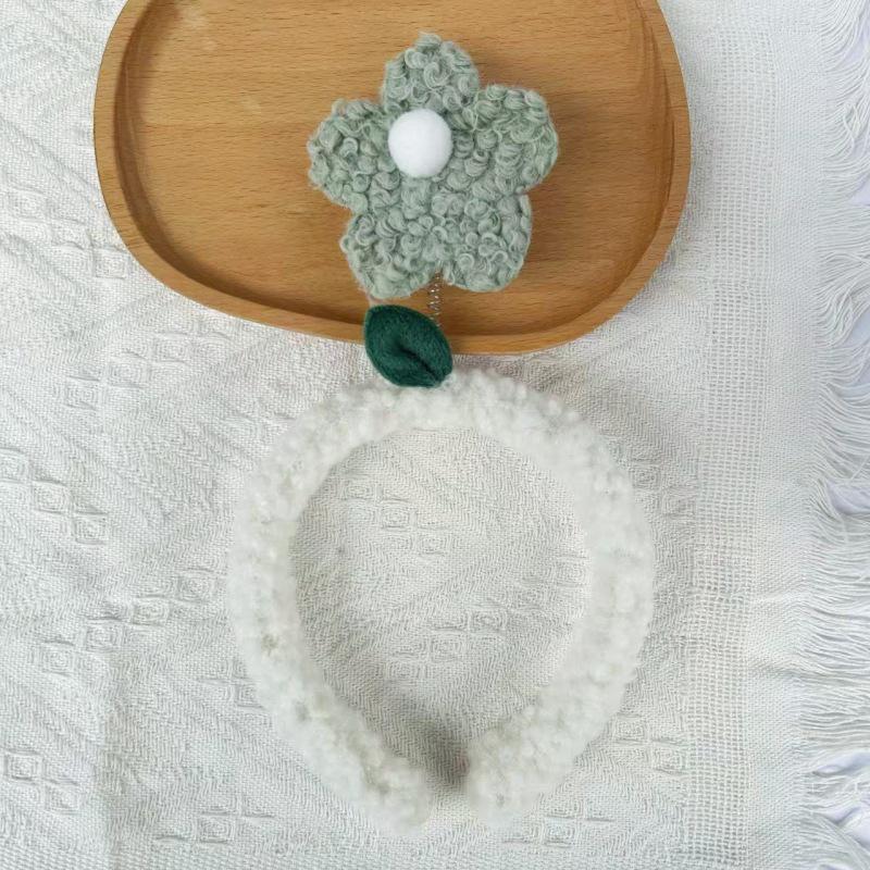 Cartoon Plush Headband: Cute Hair Accessory for Women & Kids, Perfect for Face Washing