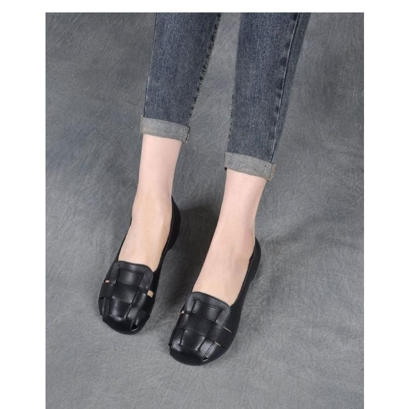 Soft Leather Hollow Woven Sandals Women's Spring and Summer New Flat-soled Single Shoes Retro Soft-soled Non-slip Sandals