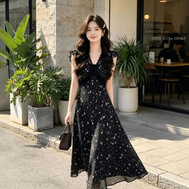 New Black Lace Splicing Floral Dress Summer Vacation Style French Temperament Design Sense Thin Pinch Waist Length