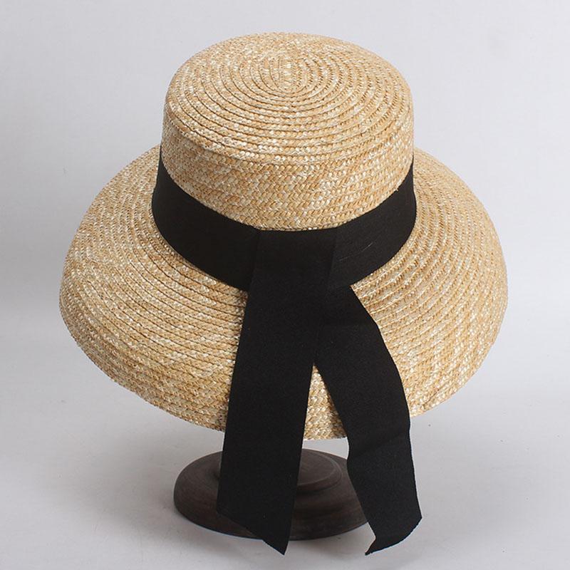 Breitkrempiger Sommer-Sonnenhut für Damen Kentucky Derby Hüte Damen Weizenstrohhut Schwarzes Band Flache Oberseite Handgefertigt Freizeit-Strandhüte