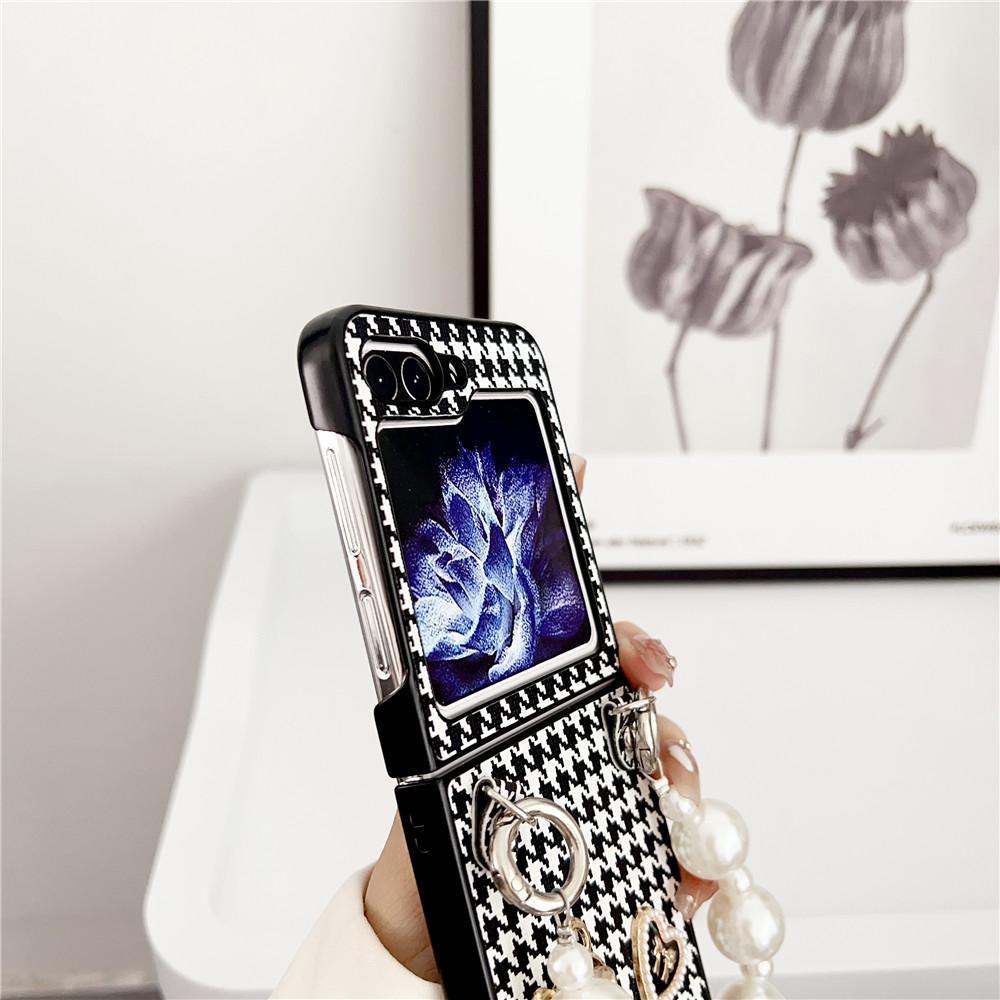 Luxury Plaid Leather Bracelet Case For Samsung Galaxy Z Flip 5 Z Flip 4 3 Cute Bear Camellia Flower Pearls Shockproof Back Cover