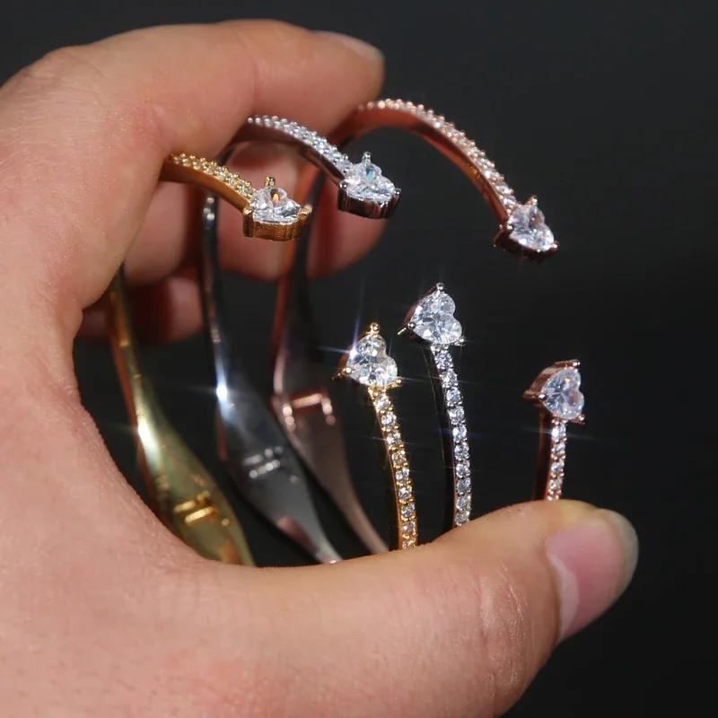 2025 New Arrived Women Wedding Jewelry Open Adjusted Size Micro Paved CZ Fashion Heart Shape Bangle Bracelet