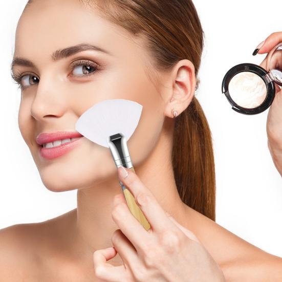 4Pcs Facial Fan Brush Wooden Handle Women Makeup Brush Soft Fluffy Bristles Esthetician Facial Mud Clay Applicator Brush Tools