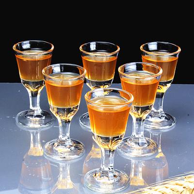 12 pièces/6 pièces Distributeur de vin SGlass 10 ml Petites tasses transparentes de capacité Verre à Baijiu exquis Gobelet Tasses à spiritueux