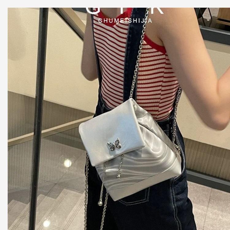 

GFK рюкзак женский 2024 новая сумка-цепочка милые крутые красотки из мерсеризованной кожи высокого класса серебристый рюкзак для поездок на работу серебряный