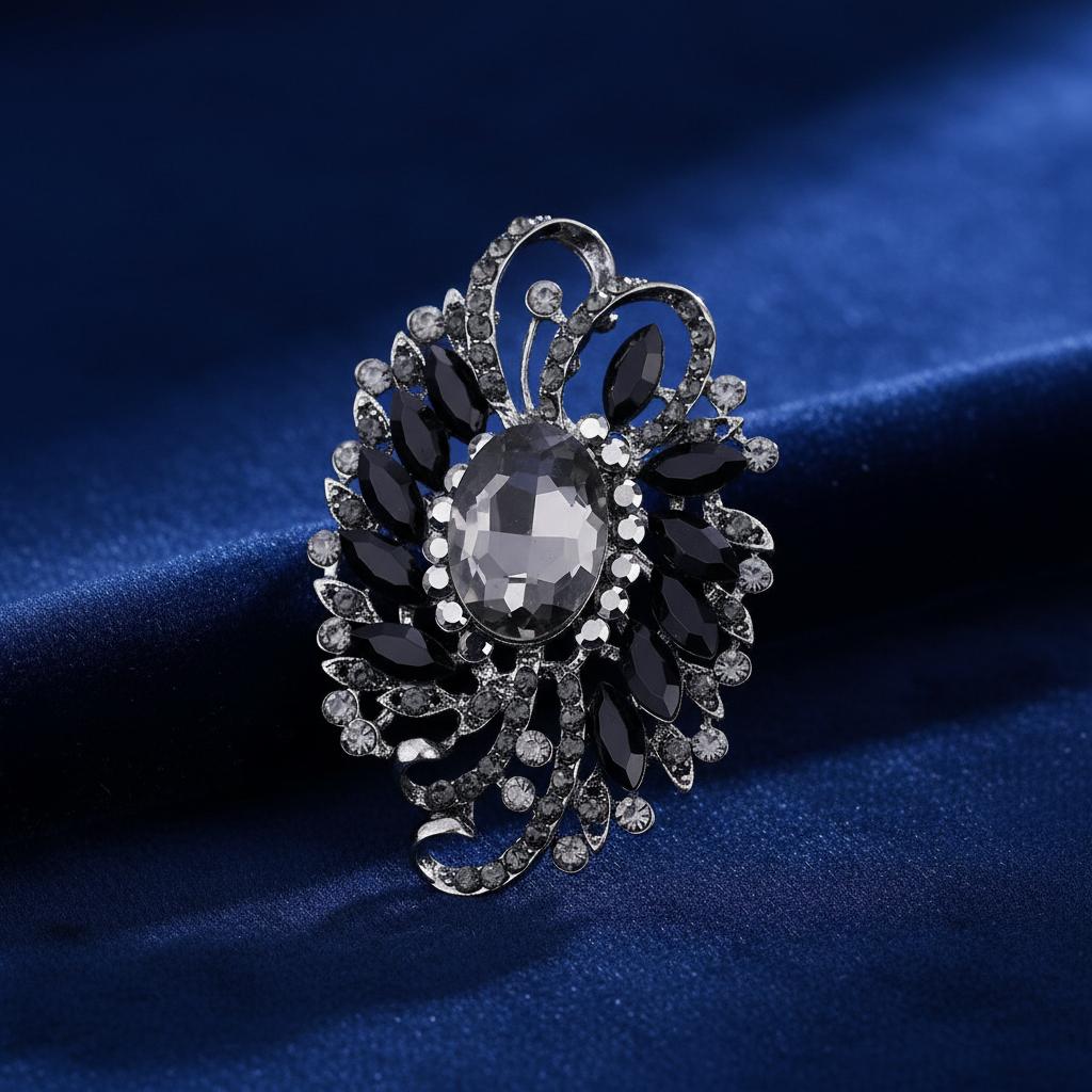 Alloy Rhinestone Brooch Pin With Zinc Alloy Glass Design For Wedding Party