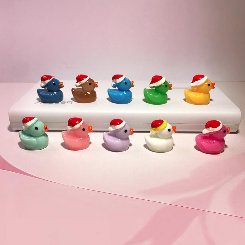 Vivid Luminous Duckling Pendant: Creative Micro-Landscape Ornament in Resin