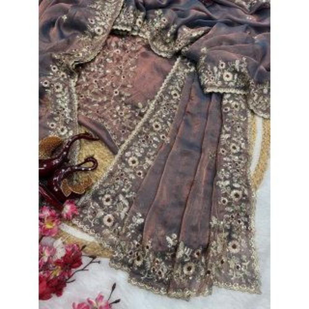 Nye farger i den trendsettende saree-kolleksjonen