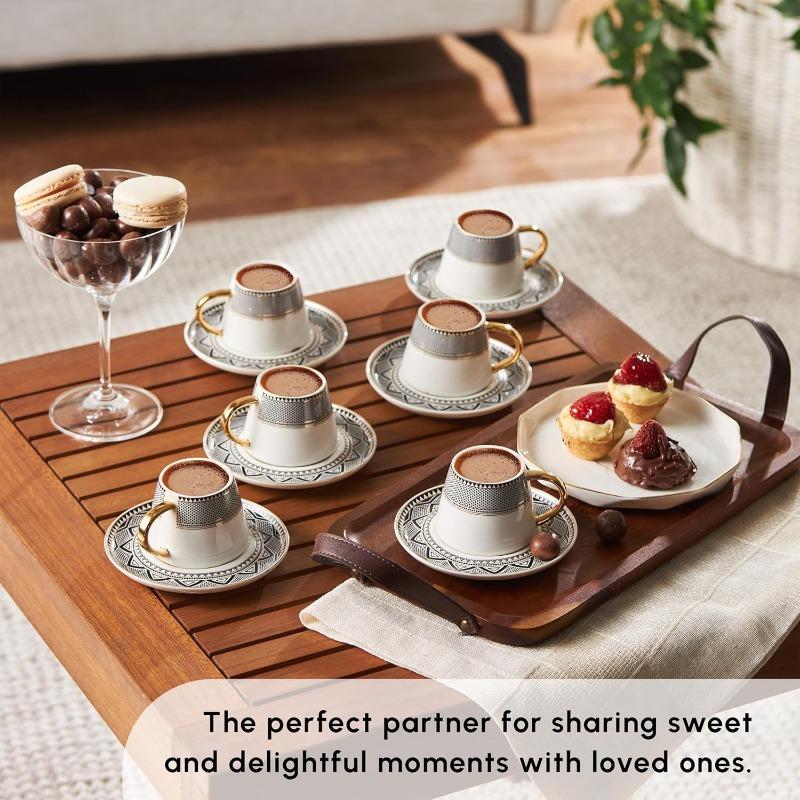 Globe Sada šálků na tureckou kávu 6 kusů, 80 ml, 2,7 oz, Malé šálky na espresso s podšálky, Porcelán, Černé vzory a Zlatá ucha,