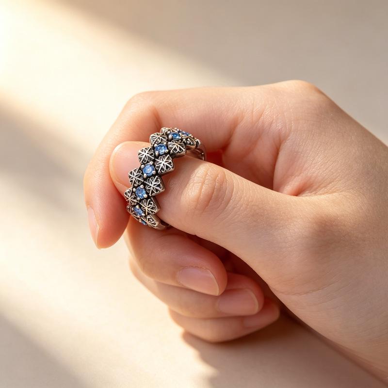 Unisex Retro Punk Style Silver-Plated Zirconia Floral Open Ring