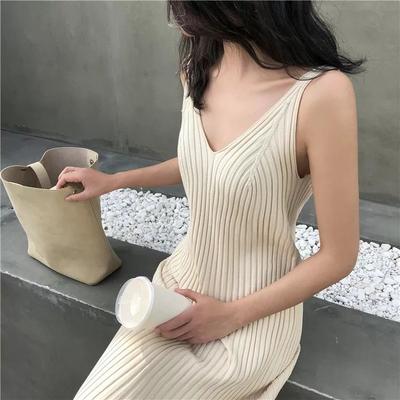 Stilvolles und schickes Sommerkleid – Gestricktes Slim Fit Spaghettiträgerkleid für Damen