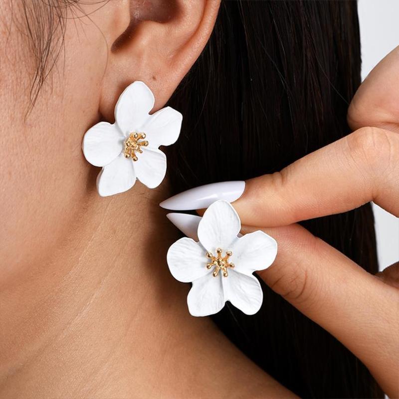 Elegant Baroque Imitation Pearl White Flower Drop Earrings For Women Dainty Dangle Earrings Banquet Party Jewelry Gift