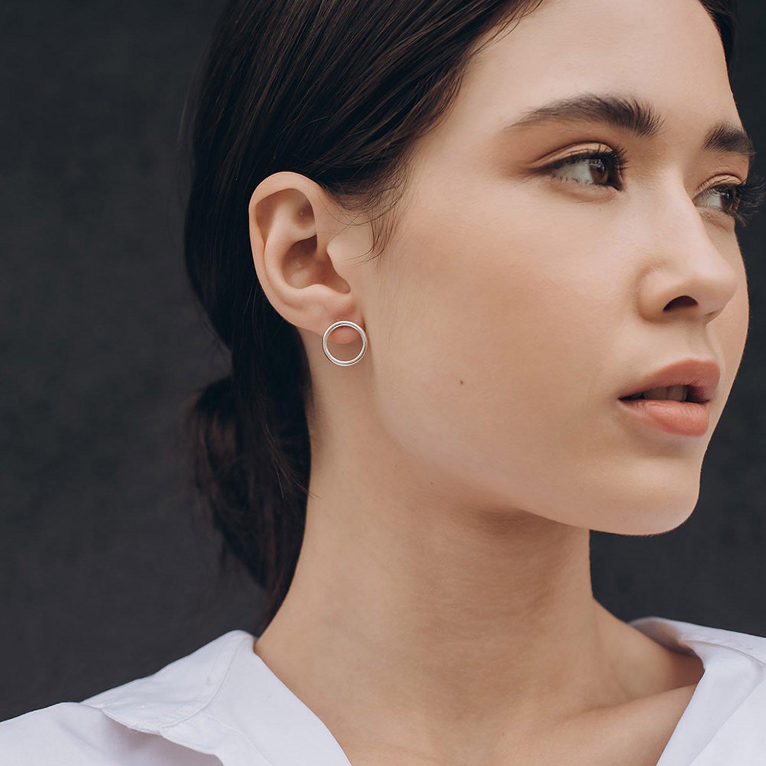 

Срібні сережки Кругообіг 1.4 см Oniks 1.4 cm срібний