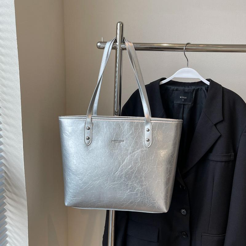 Simple and Versatile High-end Women's 2025 New Fashion Tote Bag Large-capacity Student Class Shoulder Bag
