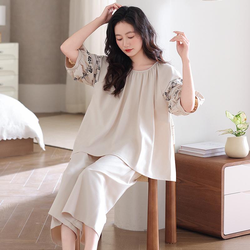 Pajamas women's pure cotton summer thin short-sleeved nine-point pants 1011 new integrated large-size loungewear set with chest pads
