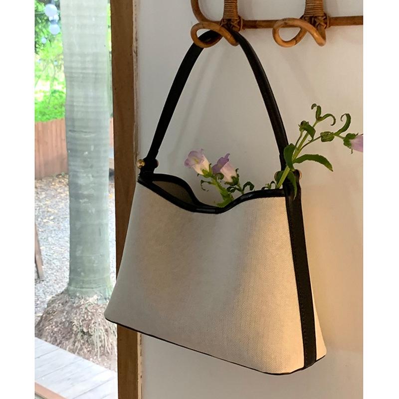 

IELGY Корейская версия нишевого дизайна портативная женская сумка, холщовая сумка через плечо подмышкой сумка-ведро белый