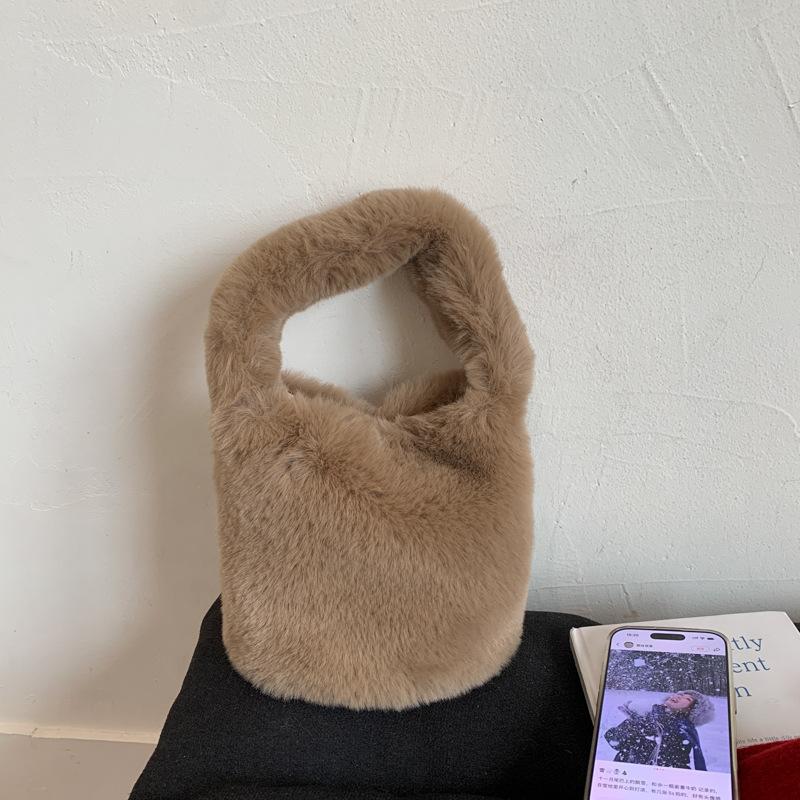 2025 Autumn New Niche Design Bucket Bag Plush Cute Sweet Wind Korean Version Foreign Style Handbag