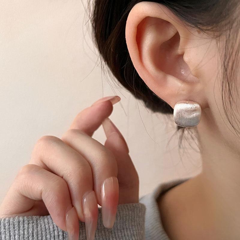 Simple Geometric Square Brushed Ear Buckle Ins Cold Style Earrings New Earrings Autumn and Winter Style