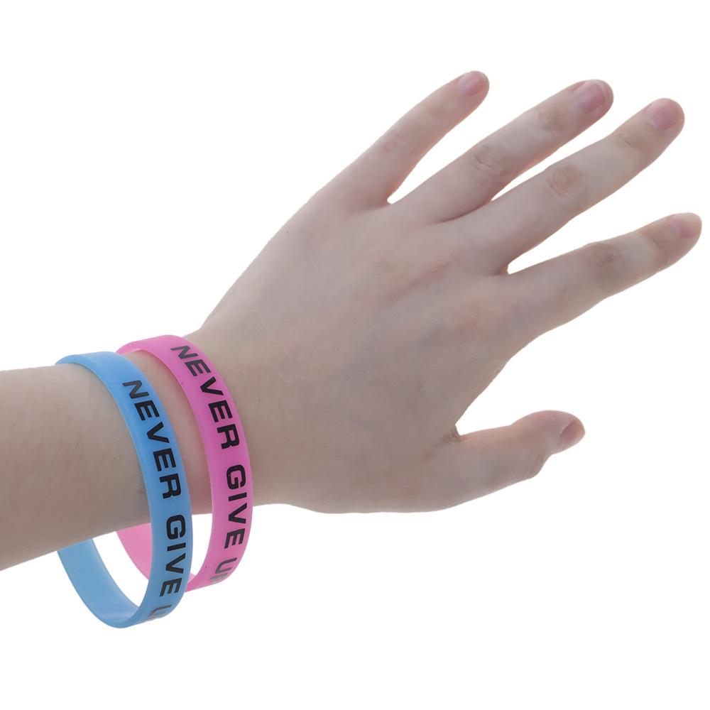 Inspirational 'Never Give Up' Luminous Silicone Bracelet for Festivals and Parties