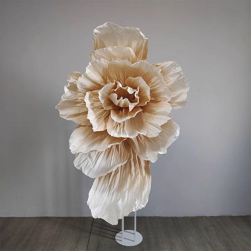Duża Dekoracja Ślubna z Papierowych Kwiatów - Plisowane Plastikowe Kwiaty na Tło Hotelowe, Gigantyczne Rekwizyty Kwiatowe z Papieru Artystycznego, Produkt Gotowy