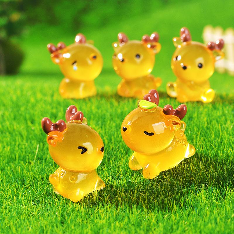 Micro-landscape Creative Simulation, Cute and Adorable Animal, Sika Deer, Garden Office, Home Desktop Decorations