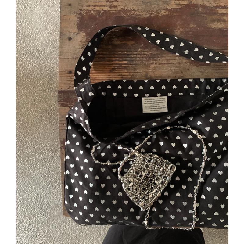 Niche Design, Heavy Industry, Metallic Silver, Design Sense, Hollowed Out Handmade Weaving, Bead, Fashionable Matching, Small Crossbody Bag