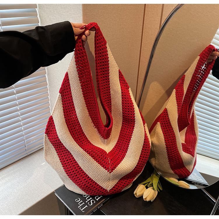 Large-capacity Commuter Versatile Vacation Beach Bag Women's Woven Bag Knitted New Hollow Shoulder Bag