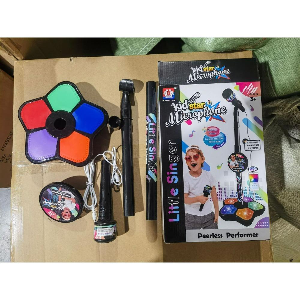 Children's Microphone Toy Dazzling 5 Lights Boys and Girls Microphone Play Song Toy