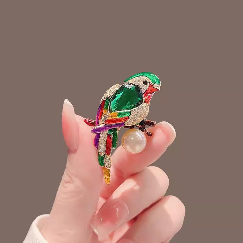 Enamel Parrot Brooch, High-End Female Niche High-End Design, Bird Brooch, Personalized Accessories