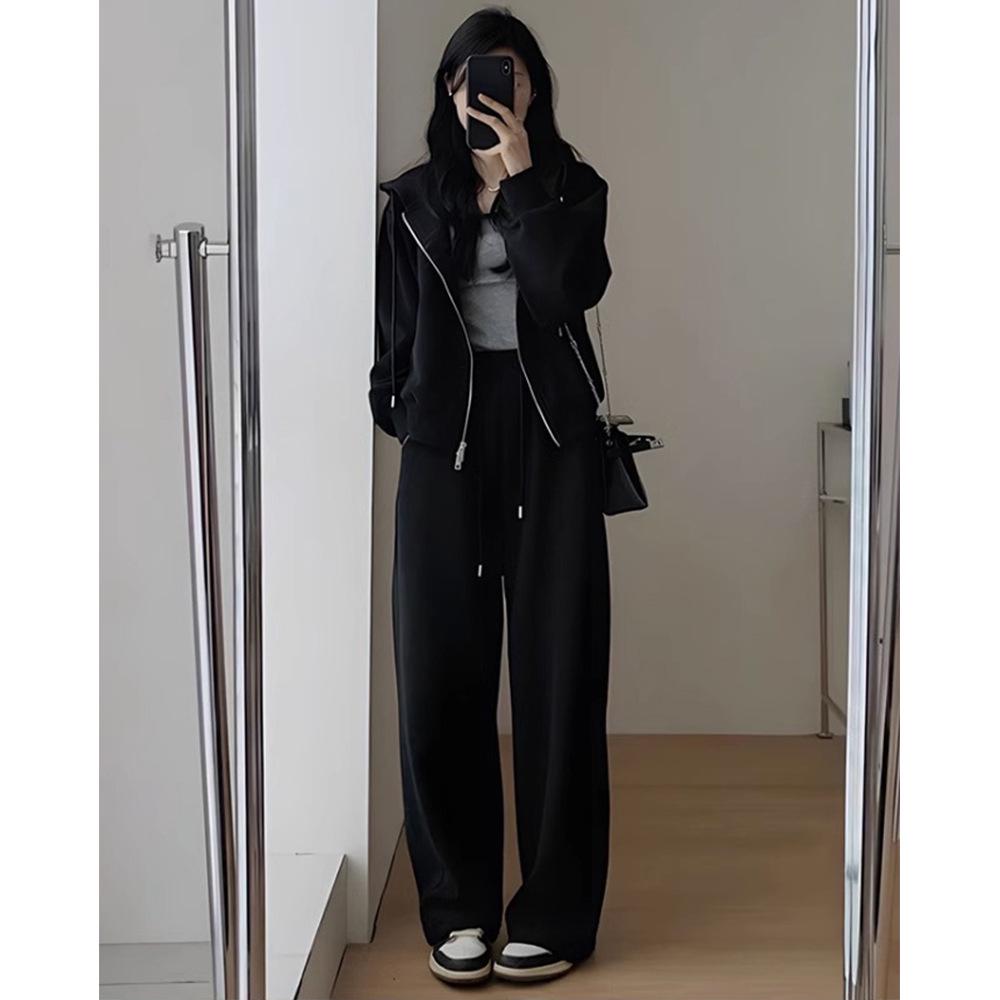 Women's Autumn/Winter Fashionable Casual Sportswear Set: Velvet Hooded Sweatshirt with Wide-Leg Pants Two-Piece