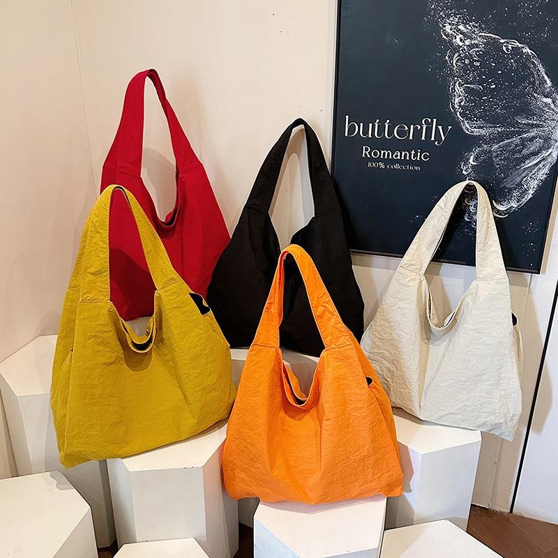 Large Capacity Trendy Shoulder Bag Fashion Casual Solid Color Commuter Underarm Bag Simple Casual Texture Tote Bag