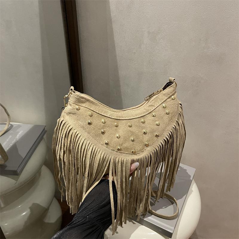 New new Maillard brown fringed bag autumn new bohemian retro versatile messenger dumpling bag