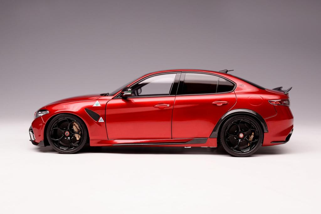 MOTORHELIX Alfa Romeo Giulia GTA Rosso GTA Red Finished Product 1/18