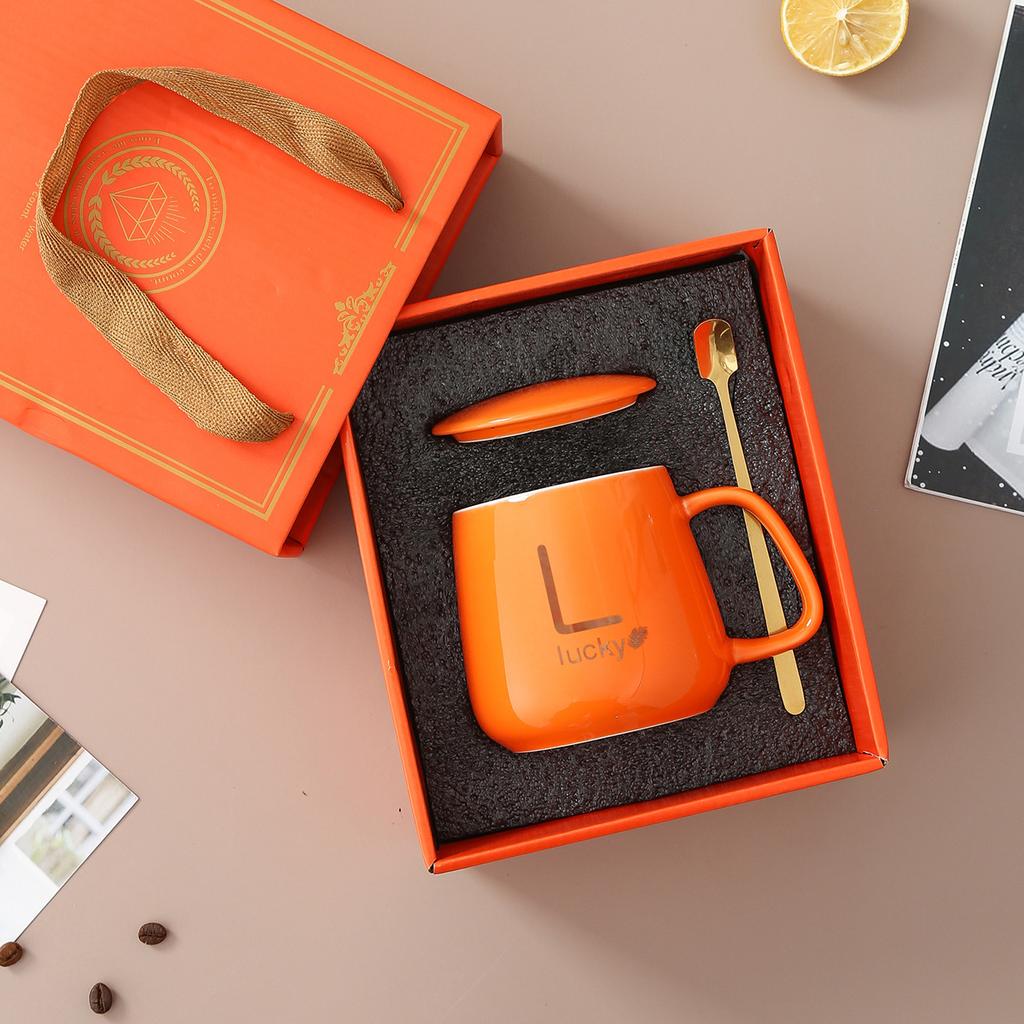 Simple and Fashionable Ceramic Mug, Portable Gift Box, Towel Bear Souvenir, Opening Practical Gift, Water Cup Set.