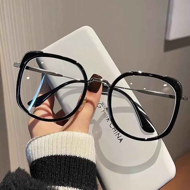 Modern Square Blue Light Blocking Glasses Frame For Men And Women With Pc Lenses