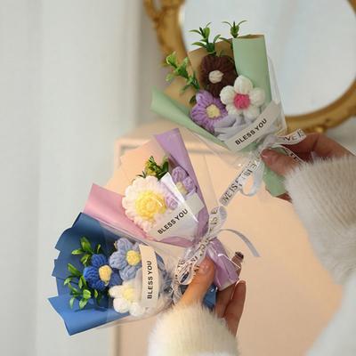 Gehaakt Bloemenboeket Handgemaakt Gebreid Mini Kunstboeket Nep Pluizig Bloemetje Cadeau voor Moeder Vrouw op Verjaardag Jubileum