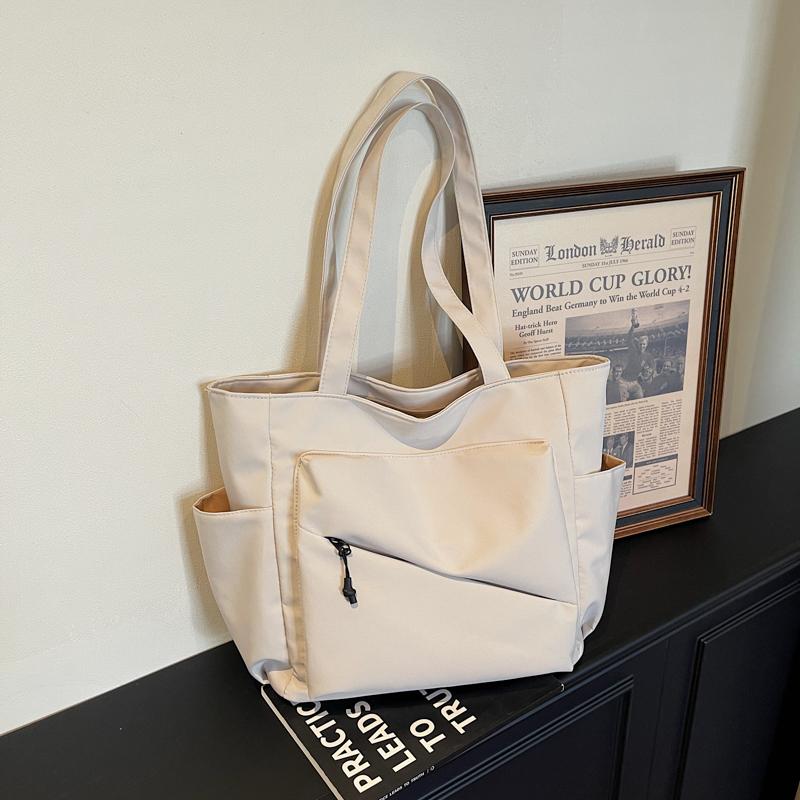 Large Capacity Tote Bag for Women Everyday Shoulder Bag with Multiple Pockets and Sleek Design