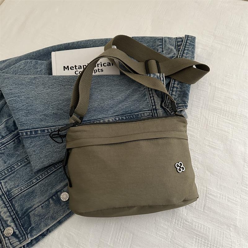 2025 einfache Umhänge-Damenhandtasche mit großem Fassungsvermögen, modische neue Tasche, vielseitig, lässig für den Winter