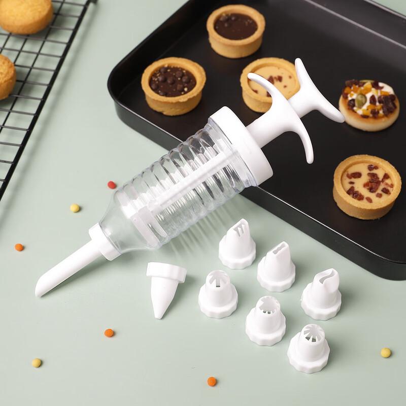 

Pabei Plastic Piping Gun & 7-Tip Decorating Set