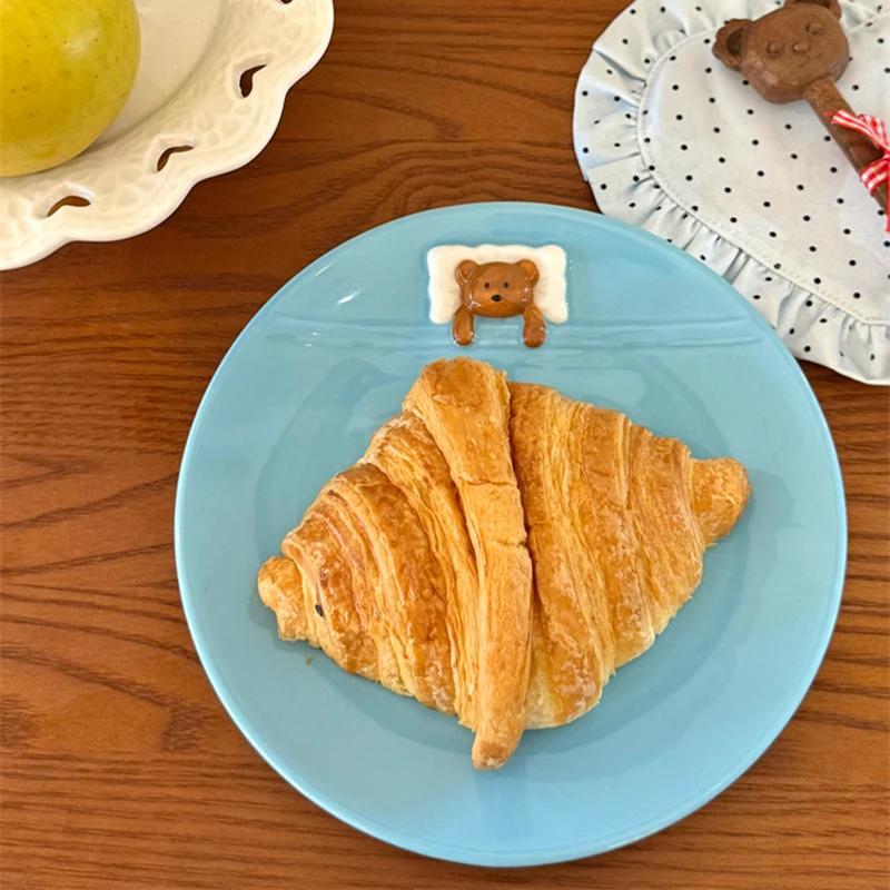 Ceramic Plates Cute Bear 3D Embossed Plate Fashion Creative Dessert Round Disc Exquisite Household Bread Breakfast Tableware