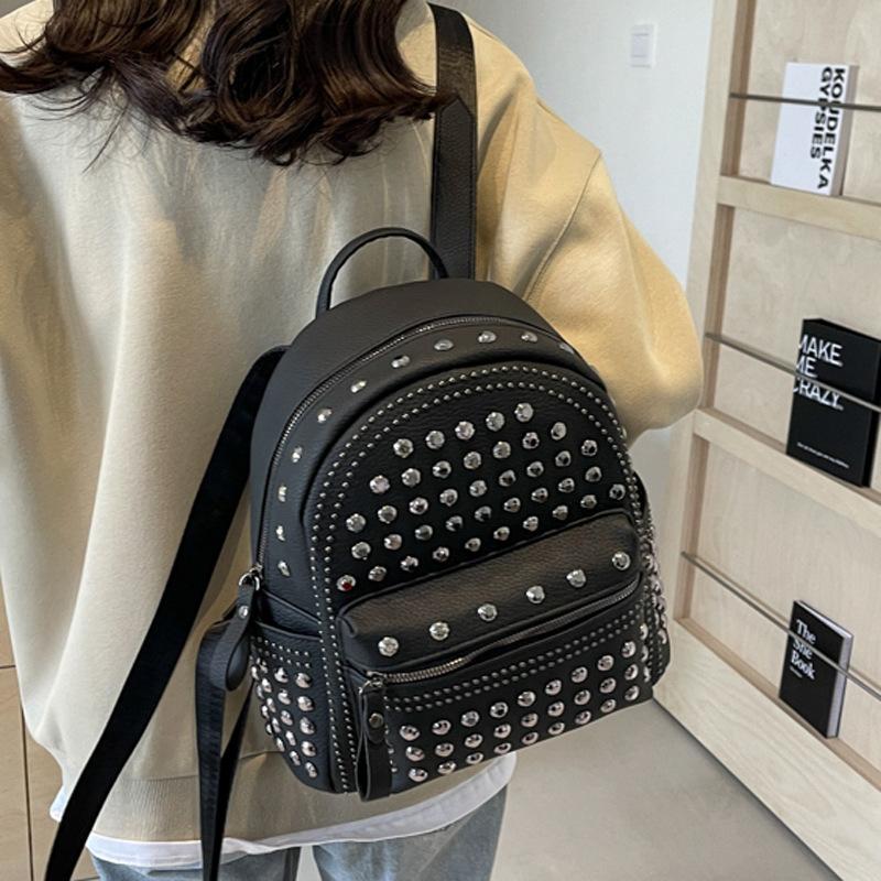 Ins Rivet Backpack for Women New Fashion College Student Schoolbag Pu Casual Travel Backpack Cross-border