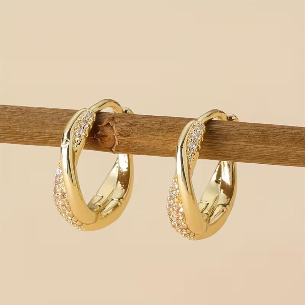 Elegant Synthetic Cubic Synthetic Zirconia Hoop Earrings for Women Minimalist Interlocking Circle Earrings Jewelry Gifts