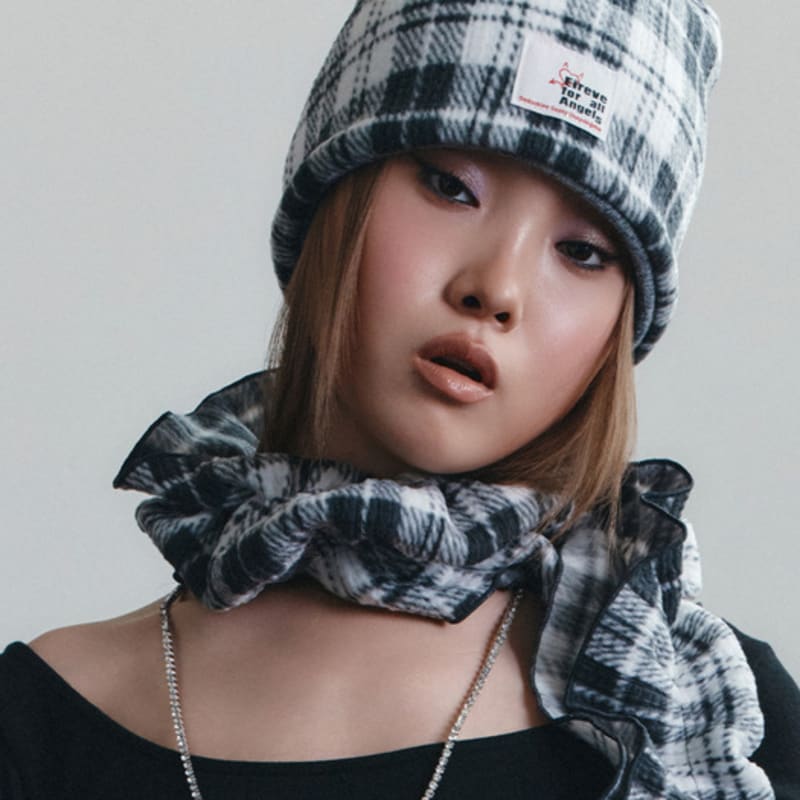 

Eireve KATE REVERSIBLE BEANIE (TARTAN CHECK BLACK) Tartan check black