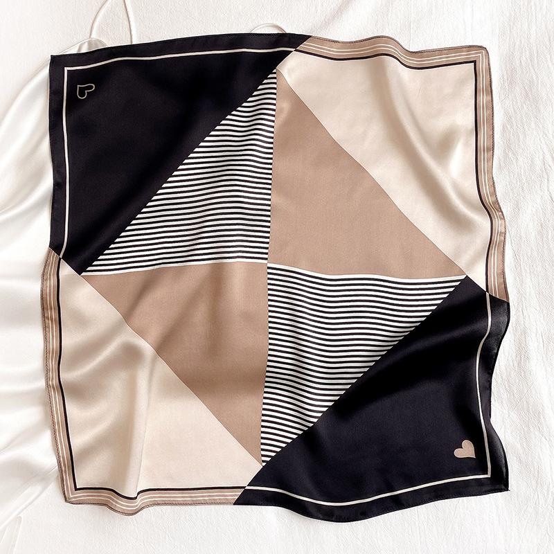 Designer Stripe Heart Print Women Hijab Luxury Square Silk Scarf Satin Head Wrap 70Cm Scarves Bandana Handkerchief Foulard Shawl