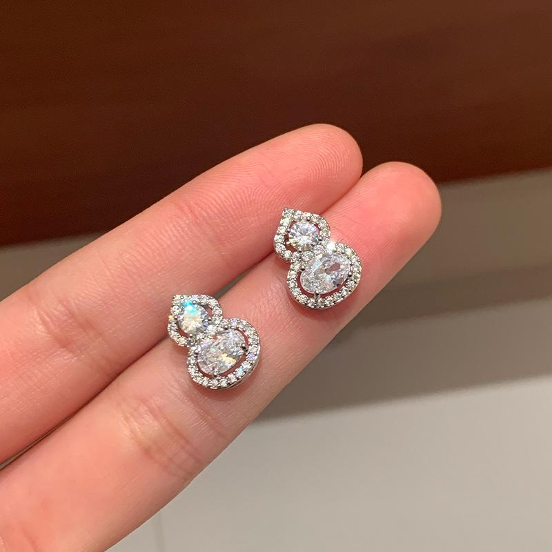 

Серьги-гвоздики в виде тыквы с цирконом Новые изысканные маленькие серьги-гвоздики в китайском стиле Универсальные модные серьги легкой роскоши высокого класса