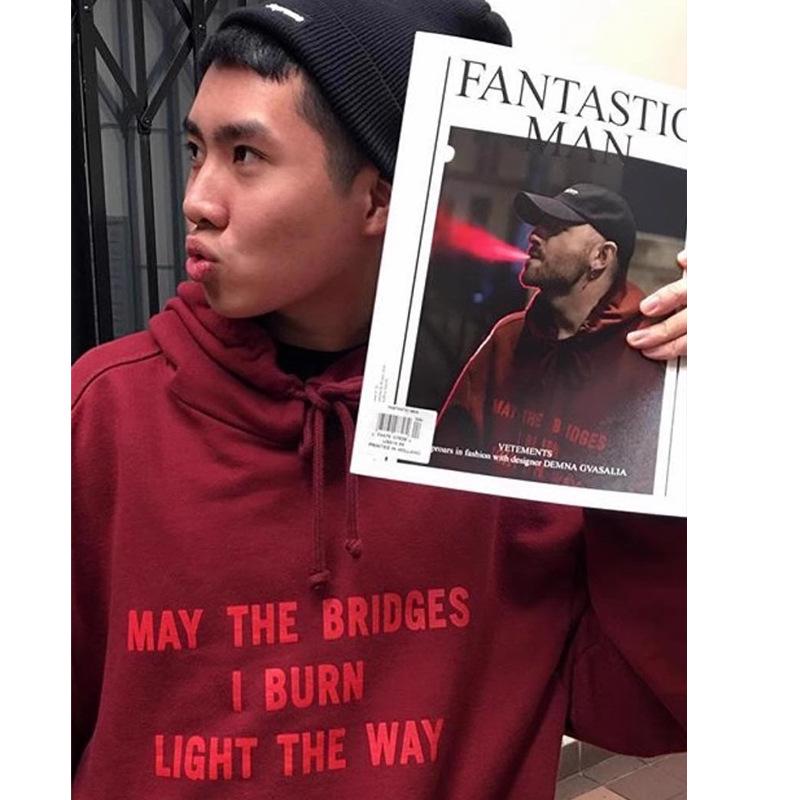 Chen Weiting Wine Red Fleece-Lined Cotton Hoodie with Letter Print