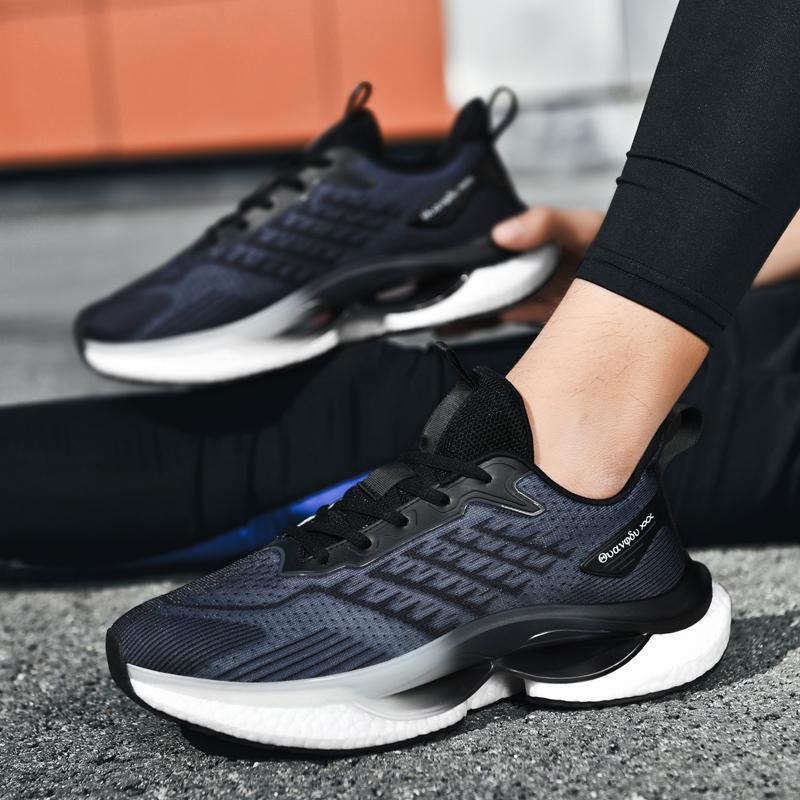 2025 spring and autumn men's single shoes new trend casual sports shoes soft sole summer breathable mesh luminous running shoes